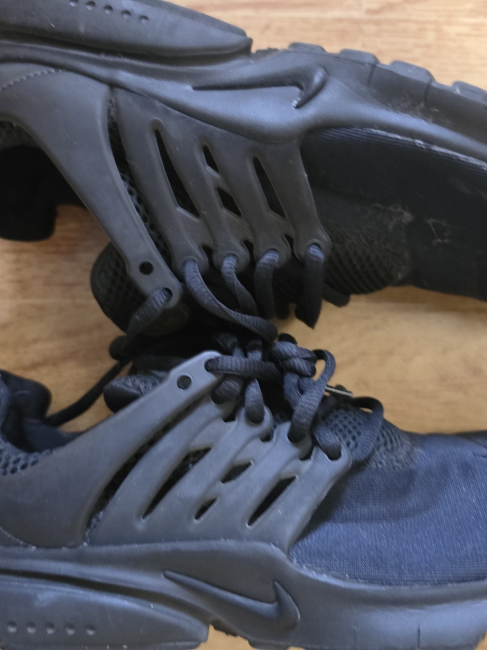 Black Nike Presto Sneakers 7y - Picture 2 of 4